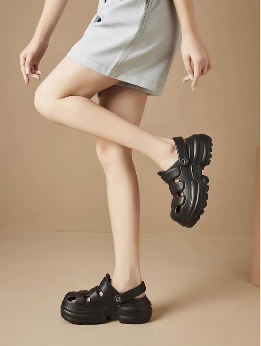 直发 代工厂，星期六去标 女士厚底洞洞凉鞋 商品图3