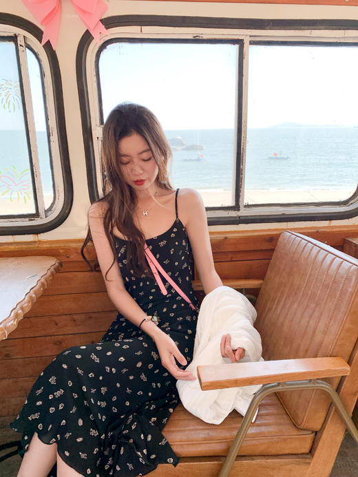 <曾小咸推荐>4.12现货秒杀 ！微信超特价！法式复古碎花吊带连衣裙 日常179.99 立减90 秒杀89.99！！ 商品图10