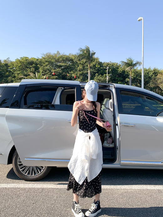 <曾小咸推荐>4.12现货秒杀 ！微信超特价！法式复古碎花吊带连衣裙 日常179.99 立减90 秒杀89.99！！ 商品图5