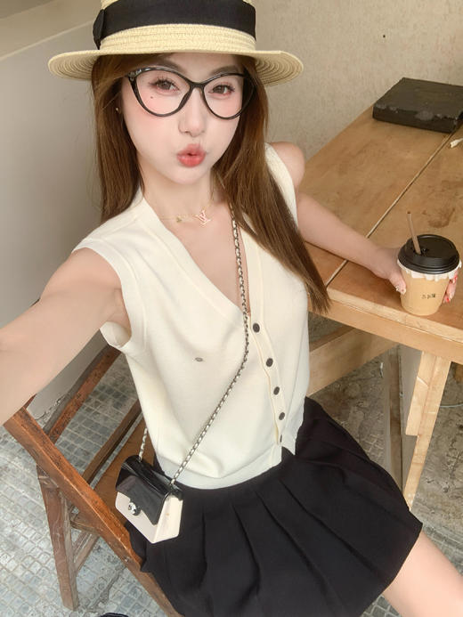 <曾小咸推荐>4.12现货秒杀 ！微信超特价！韩系2色v领针织马甲背心 日常159.99 立减100 秒杀59.99！！ 商品图12