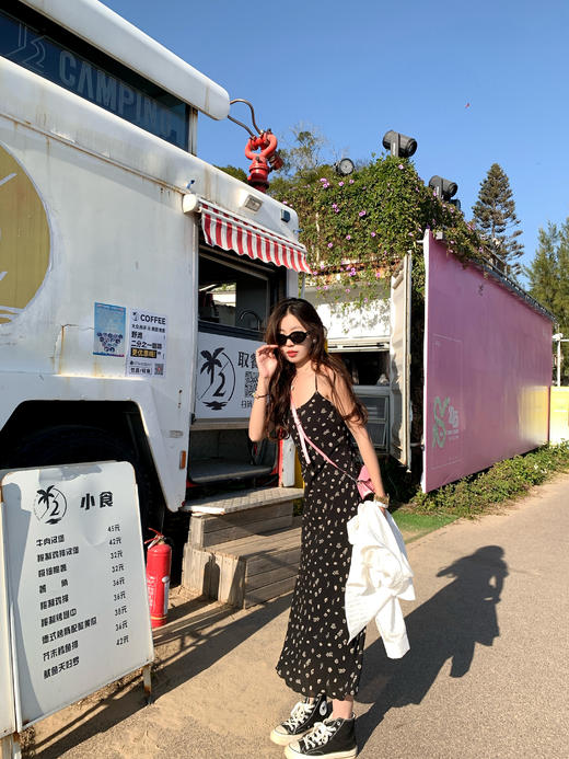 <曾小咸推荐>4.12现货秒杀 ！微信超特价！法式复古碎花吊带连衣裙 日常179.99 立减90 秒杀89.99！！ 商品图11