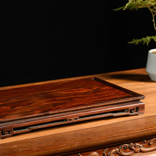 清	红木透雕拐子纹器座 商品图2