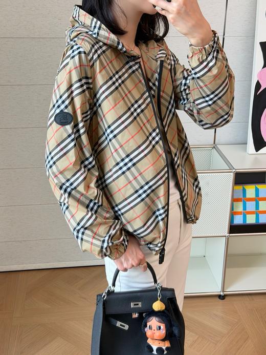 巴宝莉  26新款经典格纹防晒轻薄外套 商品图3