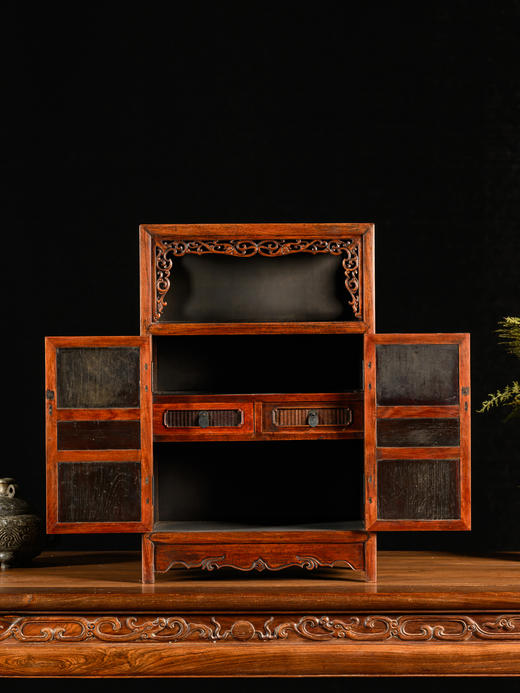 清	黄花梨镶竹丝编四抹门亮格柜摆件 商品图2