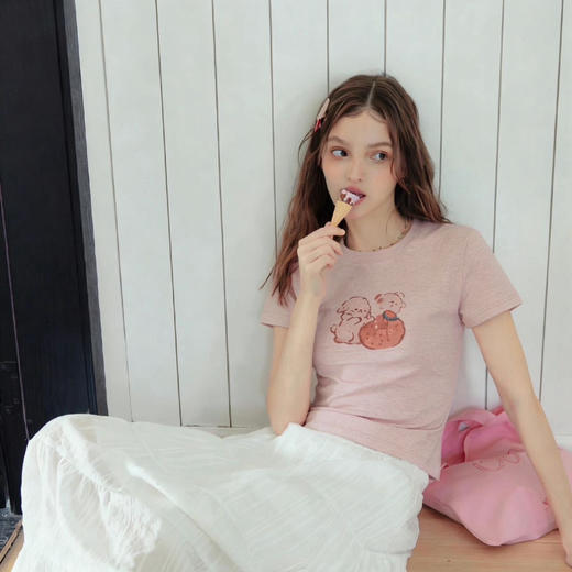 【莱塞尔草莓兔印花短袖】蜜桃粉显白显嫩 莱塞尔人鱼纱+定制蜜桃粉 显瘦显高的版型 商品图1