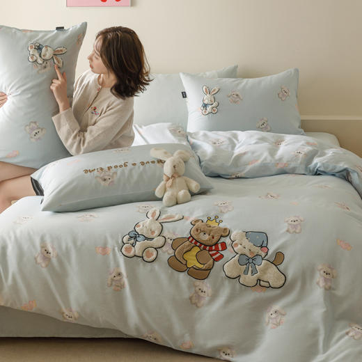 春夏呆萌小刺绣全棉四件套 柔韧透气耐磨纯棉套件 商品图0