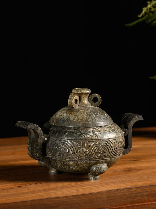 清	石雕云纹冲天耳三足香炉 商品图0