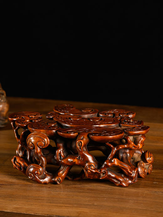 清	黄杨木透雕灵芝纹根结形器座 商品图1