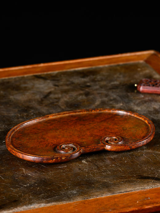 清	瘿木整挖如意形香盘 商品图0