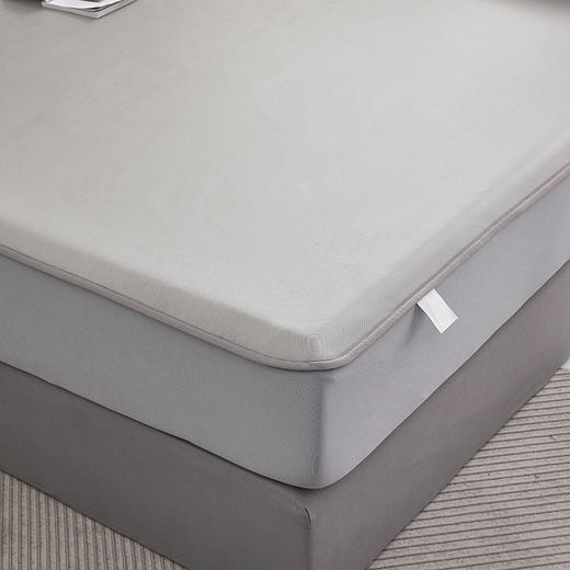 多喜爱 凉感提花围席三件套-锦瑟 【科技凉感面料】 【艺术提花】【加厚三明治复底】【A类标准】【机洗水洗】【360°全包裹设计】凉而不冰久睡不闷热 柔滑亲肤 透气排湿 商品图7