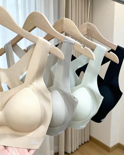 【古今GUJIN草本灵芝养肤内衣】灵芝滋养内里无痕隐形胸越垂越好穿 基础色+清新色全覆盖两件换着穿，全年都够用 宽肩带分散压力久穿不勒肩 商品图4