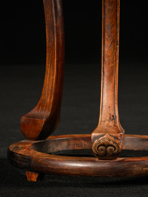 清	黄花梨束腰三弯腿带托泥圆香几 商品图4