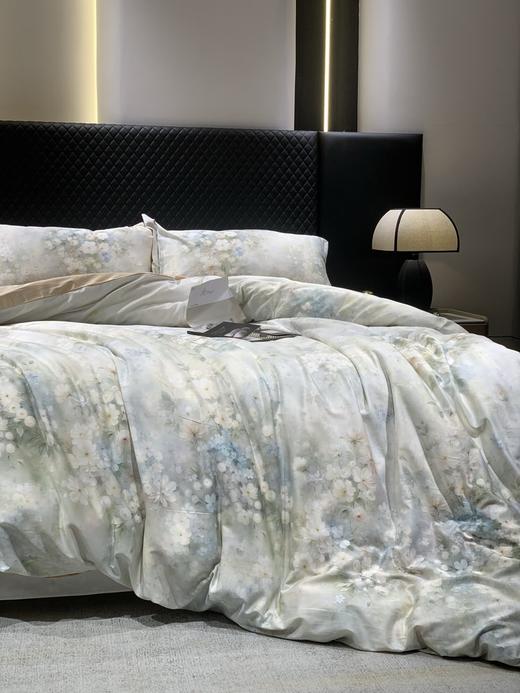 【多妈团购 水家专柜千元级100支新疆长绒贡缎四件套】柔软温润 吸湿能力强，和专柜一模一样的品质，摸上去像绸缎一样丝滑，贴肤凉丝丝的，夏天盖超舒服-圆圆家纺 商品图0