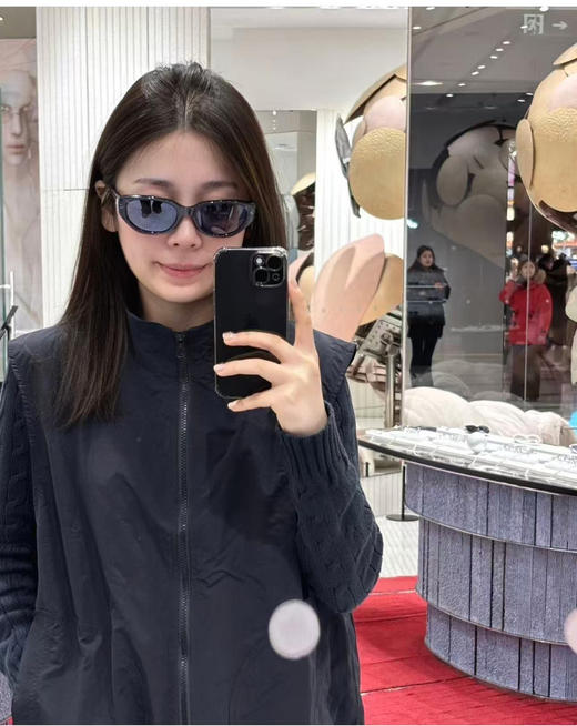 412-4自留 GM 26新款 BONI时髦窄款 炫色 时尚太阳镜 不重不压脸 完全不勒脑袋 商品图3