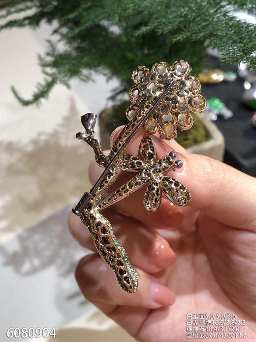6080904，花朵胸针。具体价格微信咨询 商品图6