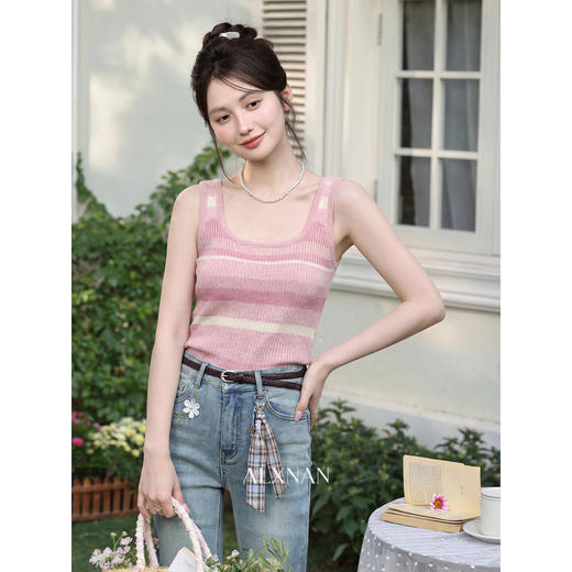 鹿向南「栖花浅影」粉色条纹吊带女夏季新款方领针织显瘦背心上衣 商品图1
