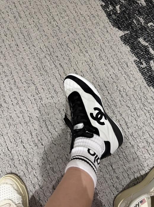 香奈儿 26S菱格棒球鞋熊猫德训鞋 商品图4