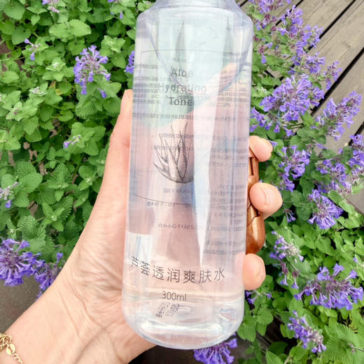 【新鲜入库，加送五个压缩面膜】300ml巨量芦荟水天芦荟叶水 紫球藻 雪耳萃取 生物糖胶和乳酸菌发酵产物 温和补水维稳 多元醇防腐体系不刺激 可以晒后水膜缓解，也可以妆前局部快速湿敷服帖上妆 商品图2