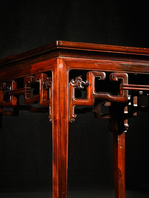 二十世纪	红木束腰马蹄腿拐子纹方桌 商品图3