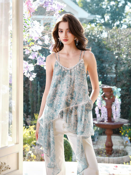 青蓝几何印花不规则吊带上衣 商品图0