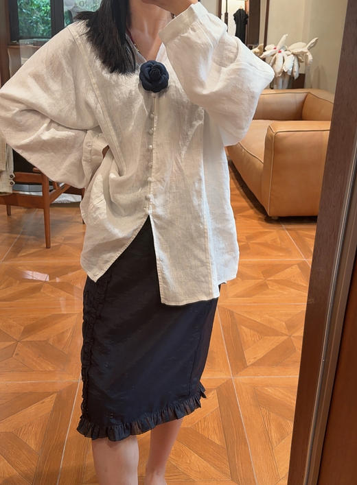 PIANAI冷小姐# 【首批送羊毛山茶花胸针】100%棉麻v领山茶花衬衣 商品图6