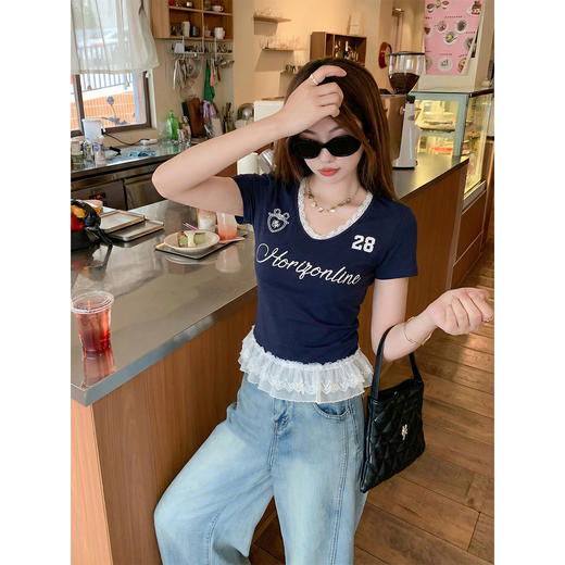 <曾小咸推荐>4.15现货秒杀 ！微信超特价！韩系蕾丝拼接v领短袖 日常129.99 立减70 秒杀59.99！！ 商品图1