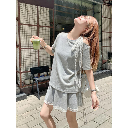 <曾小咸推荐>4.15现货秒杀 ！微信超特价！韩系蕾丝露肩正肩短袖 日常119.99 立减70 秒杀49.99！！蕾丝花边短裙 日常129.99 立减70 秒杀59.99！！ 商品图4