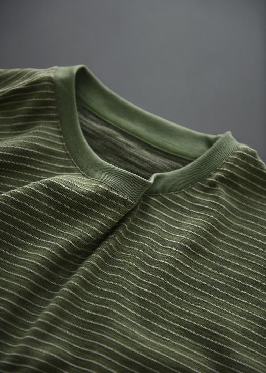 【爆单3-5天发货】橄榄苔原肌理条纹短袖T恤，定制定染布面清爽不闷热自带氛围、显白、显瘦！ 商品图3