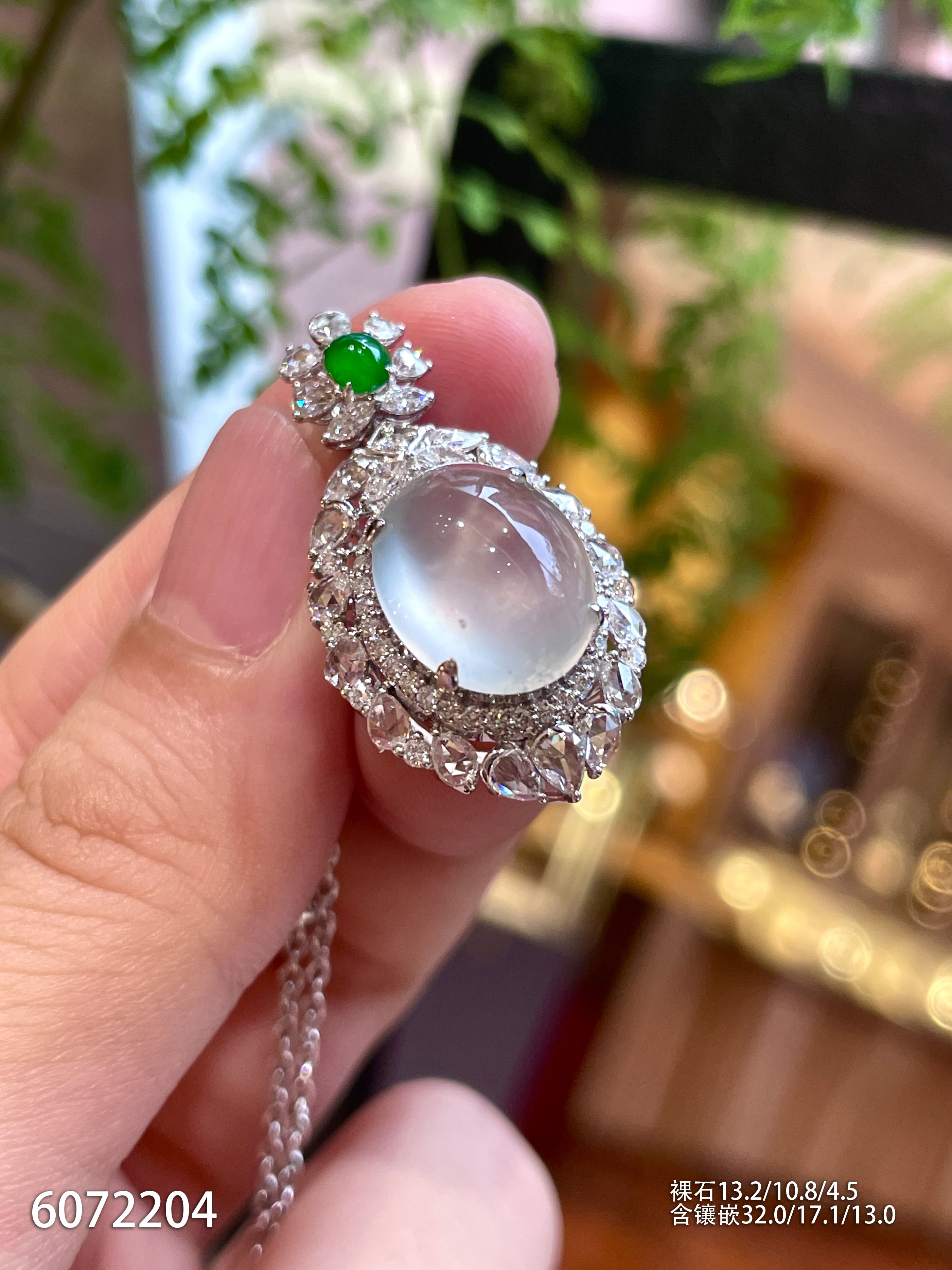 6072204，蛋面吊坠。具体价格微信咨询