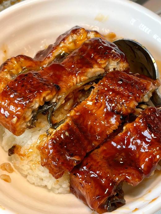 xm卖疯了！！！超级无敌好吃，蒲烧烤鳗鱼，在高温炙烤下，表皮泛起诱人焦糖光泽，肉质却保持着极致的肥嫩软糯，品尝到的每一口浓郁肥美 商品图3