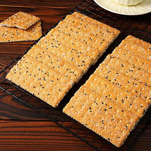 【一口酥脆❗好吃停不下来】黑芝麻饼干老式怀旧零食夹心整箱早餐办公室下午茶点心休闲零食层层童年酥脆韧性。ri 商品图2
