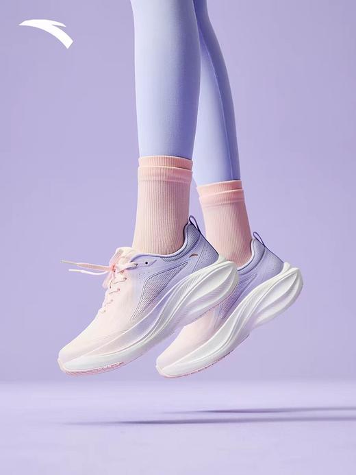 【爆款返场】安踏叶子丨厚底减震轻质跑步鞋女子专属跑鞋渐变色休闲运动鞋122545535 商品图1