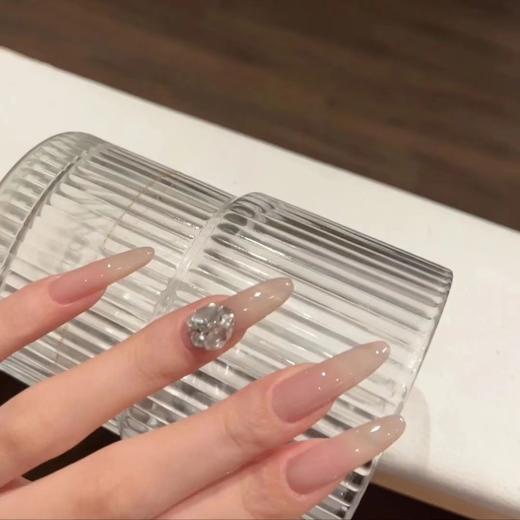 【冰透裸色爆闪钻球，送工具包5件套】10片手工穿戴甲冰透裸色爆闪钻球成品美甲贴片自然显白中长款婚甲.TA 商品图2