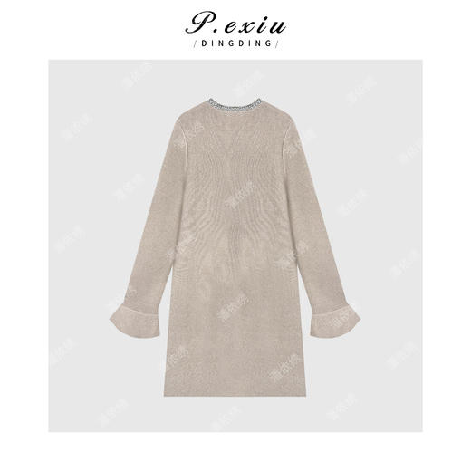 04-4潘依绣丁丁宠粉羊毛小香风重工细闪圆领镶钻喇叭袖针织连衣裙Q54711 商品图1