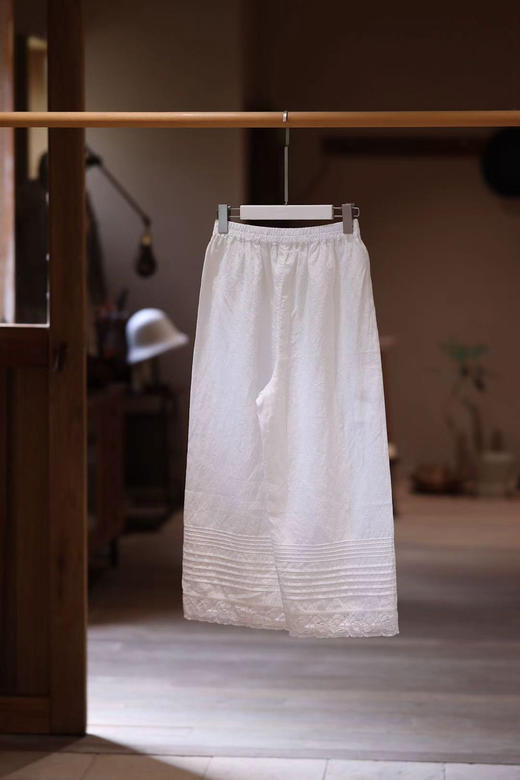 黄阿福 28英支亚麻蕾丝边八分裤 商品图0