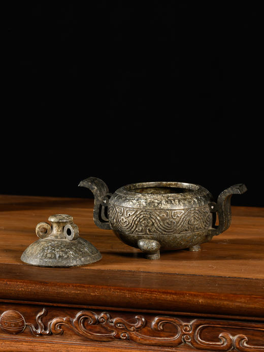 清	石雕云纹冲天耳三足香炉 商品图2