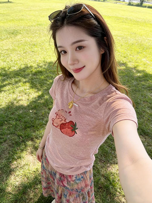 蜜桃粉草莓兔治愈莱赛尔天丝短袖T恤 商品图4