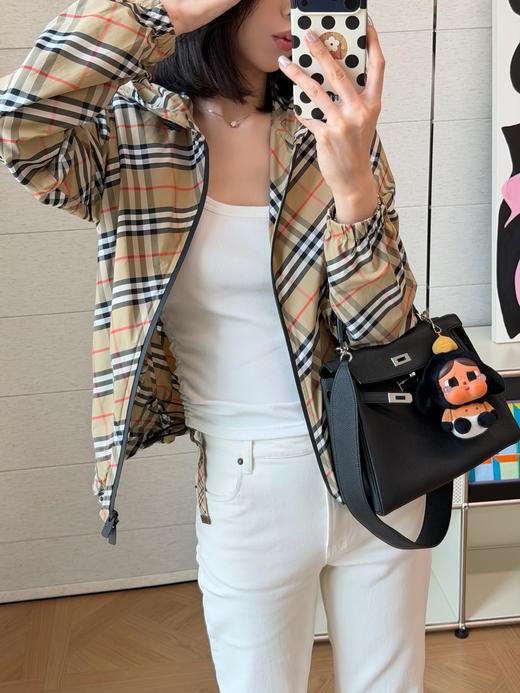 巴宝莉  26新款经典格纹防晒轻薄外套 商品图2