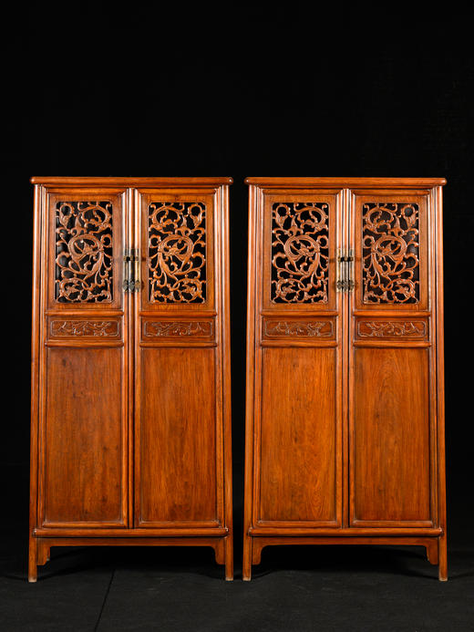 清中期	黄花梨透雕螭龙纹四抹门圆角柜（一对） 商品图4