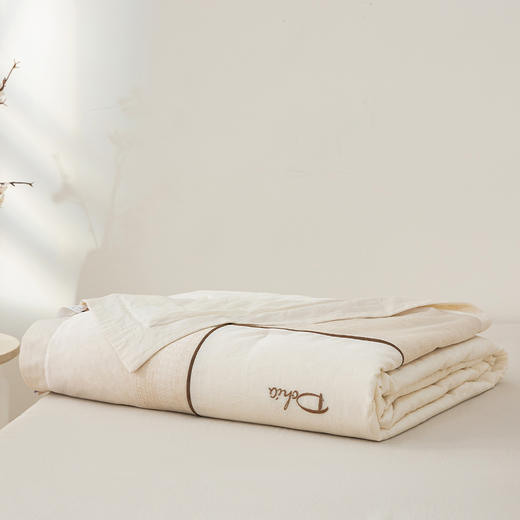 多喜爱 悦己花开蚕丝夏被【中长丝绵】 【莱赛尔纤维面料】【A类标准】【可水洗】【拼角工艺】【礼盒装】有机认证  柔滑顺凉 不易板结 木兰/素颜 商品图8