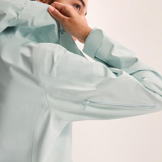 KAILAS凯乐石 女款猎风Advance冲锋衣 KG2611222 商品图2