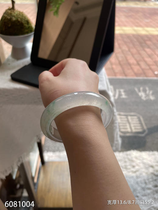 6081004，手镯，圈口55.2。具体价格微信咨询 商品图1