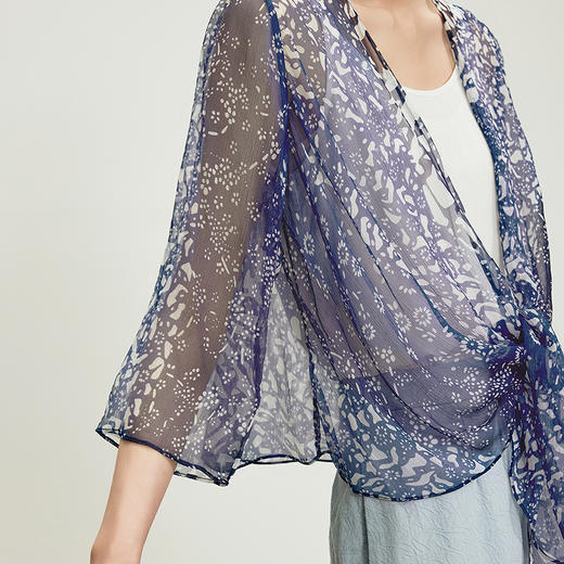 【林栖设计小店】蓝影逐风|蓝印花复古传统百搭气质夏新品衬衫上衣T1962319 商品图2