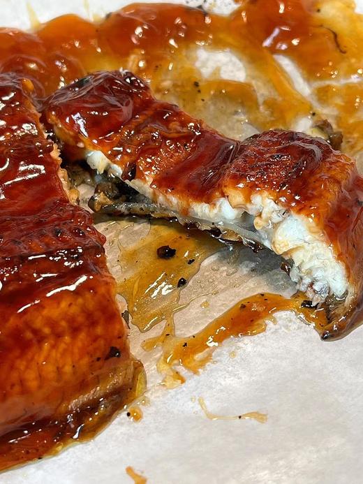 xm卖疯了！！！超级无敌好吃，蒲烧烤鳗鱼，在高温炙烤下，表皮泛起诱人焦糖光泽，肉质却保持着极致的肥嫩软糯，品尝到的每一口浓郁肥美 商品图7