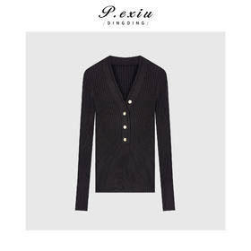 04-4潘依绣丁丁宠粉气质竖坑条显瘦一排扣V领长袖针织上衣 Q84910
