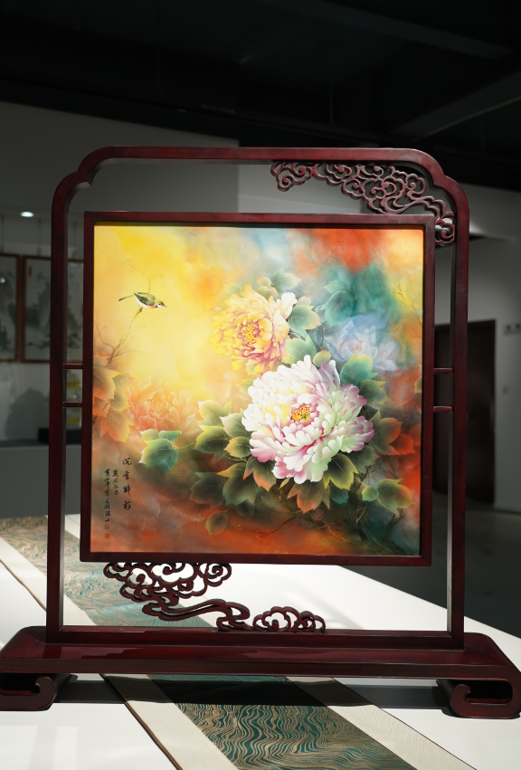 留光溢彩沉香醉彩屏风