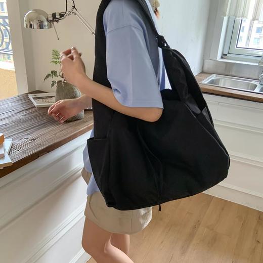 老米优品🎈 优*库平替！《休闲百搭轻便大容量抽绳包》 软软的，大容量~~ 超实用！ 商品图3