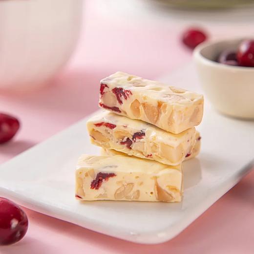 麦德龙 麦臻选 夏威夷果仁蔓越莓牛轧糖 450g 商品图1