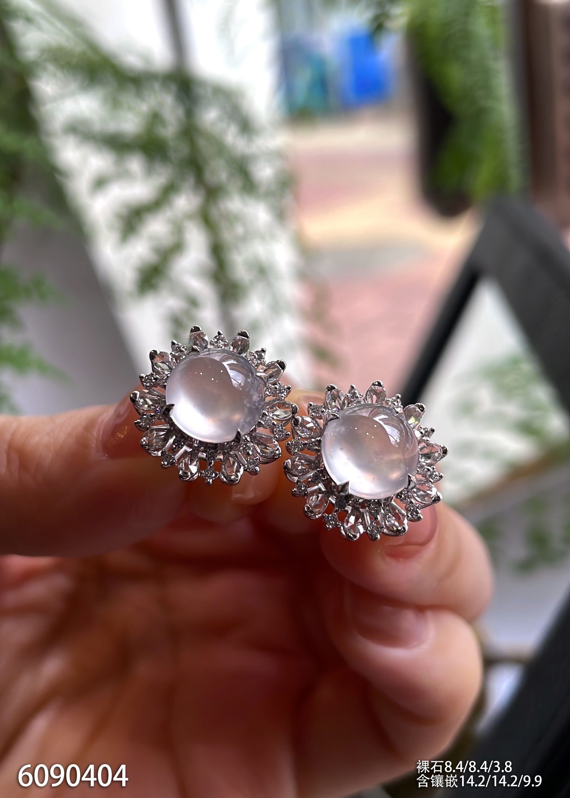 6090404，蛋面耳钉。具体价格微信咨询