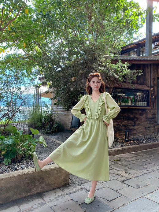 天猫同步【轻盈飘逸】拉夏贝尔/La Chapelle清新温柔气质V领荷叶花边长袖连衣裙女高腰时尚长裙春装 商品图11